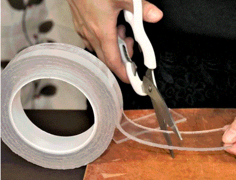 Double-Sided Adhesive Tape – No More Holes in Your Walls
